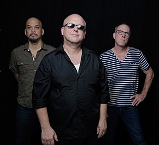 「ピクシーズ、新作『インディ・シンディ』を語る」