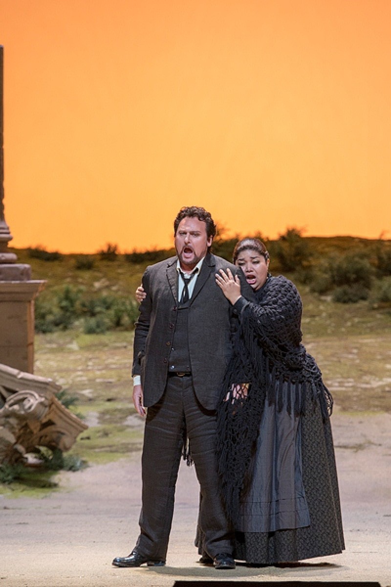 「新国立劇場オペラ「カヴァレリア・ルスティカーナ」(2014年5月)
撮影:寺司正彦 提供:新国立劇場
」3枚目/8