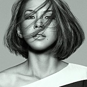 「DOUBLE 清水翔太や安室奈美恵とのコラボ曲も収めた初のシングル集」1枚目/2