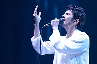 「平井堅 たまアリで【Ken's Bar】開店、1万5千人に最新カバー曲をお届け」