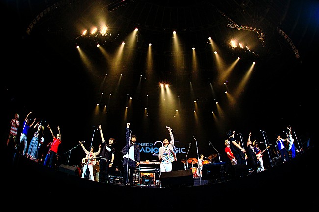 「RADIO MAGIC 2日目は桜井和寿とGAKU-MCによるウカスカジーに、ウルフルズらがFM802開局25周年をお祝い！」1枚目/15