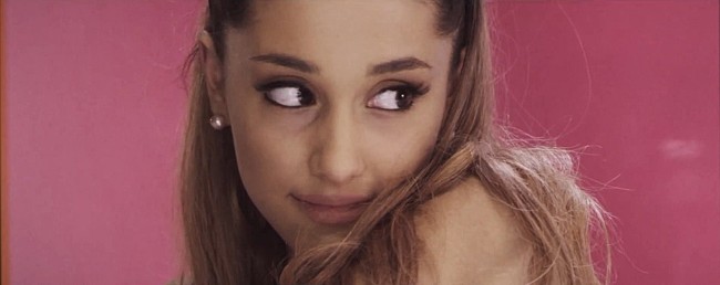 「アリアナ・グランデ 快挙！米ビルボードxTwitterリアルタイム・チャート初の週間ランキングで1位に」1枚目/2