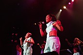 「TLC、濃密な70分のベストヒットステージにファン感涙」1枚目/4