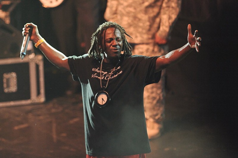 フレイヴァー・フレイヴ 花火騒ぎで近隣トラブル、警察から出頭要請も