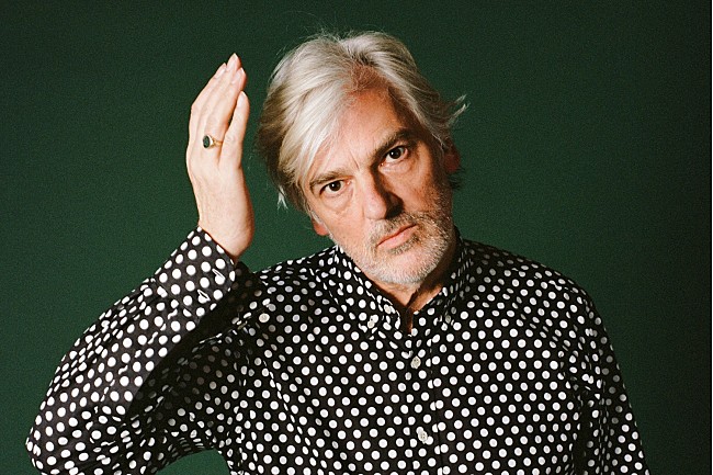 「奇才ロビン・ヒッチコック プロデューサーにジョー・ボイドを迎えた最新作が9月にリリース」1枚目/2