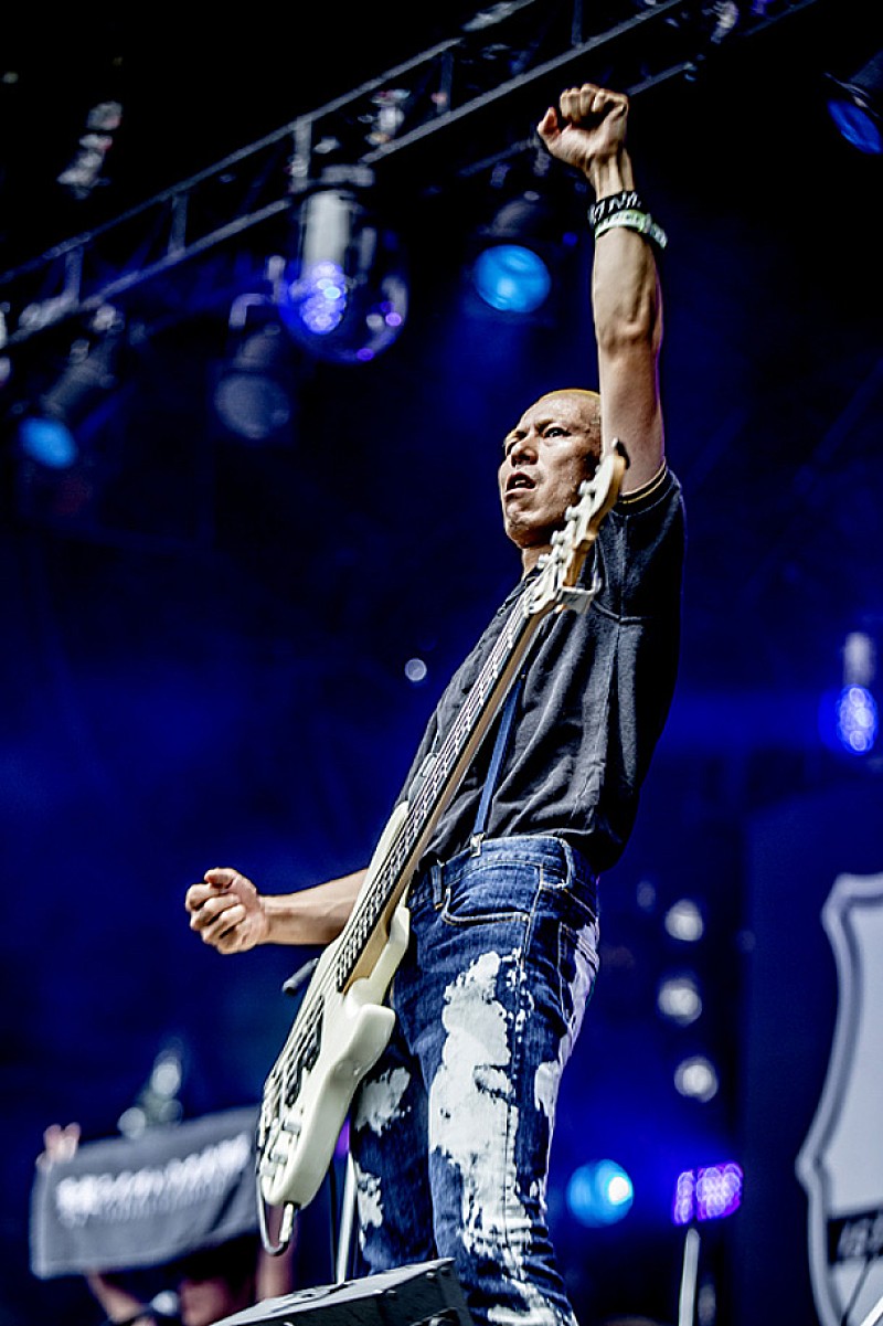 「日高央（ヒダカトオル）率いるTHE STARBEMS 寺尾順平（b）脱退」1枚目/1