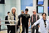 「クイーン＋アダム・ランバート、サマソニ出演のため関西国際空港に到着」1枚目/3