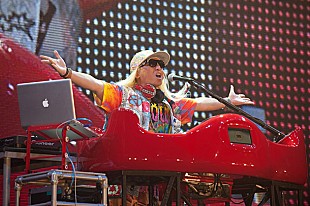 「DJ KOO（TRF）SUPER☆GiRLS/Cheeky Parade/GEMら78人のアイドルと熱狂」