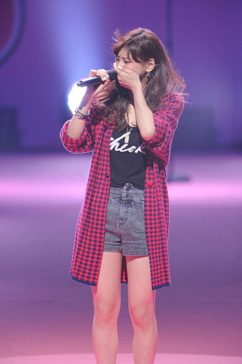 西内まりや、Seventeen学園祭でデビュー曲披露「ホームで歌えて幸せ」と涙