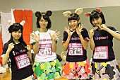 「今秋メジャーデビューの赤マルダッシュ☆ 祭典で先輩アイドルを熱心に研究」1枚目/16