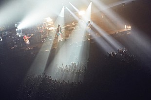 「RADWIMPS 最新映像作品はツアーのONとOFFを収めたライブ＆ドキュメント」
