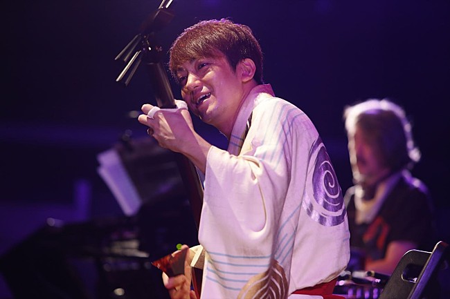 「吉田健一(吉田兄弟)ソロライブ、津軽三味線界のパイオニアが開いた新境地」1枚目/7