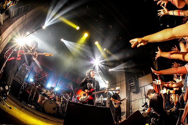 「クリープハイプが京都で200名限定完全招待制ライブを実施」1枚目/4