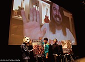 「フー・ファイターズ、ドキュメンタリー試写会にデイヴ・グロール登場、ジャン・ケン・ジョニーも感動」1枚目/3