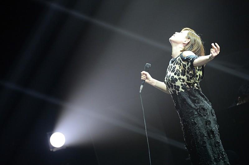 「紅白出演も控える絢香 本日チケット完売の盛岡ライブを生配信」1枚目/3