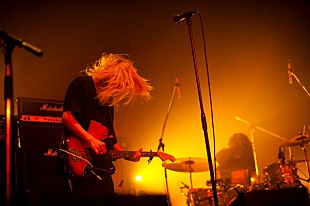 「眩いばかりのノイズに満ちたTHE NOVEMBERSツアーファイナル開催」