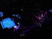 「聖霊たちが舞い降りる夜に美しいファルセット・コーラスを身体の芯まで染み込ませて。スタイリスティックスの温もり溢れる美声に、心も身体も暖まる大切な人とのクリスマスを」1枚目/6