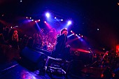 「ONE OK ROCK 沖縄で800名限定のスペシャ公開収録ライブを実施「朝まで全部この時間くれてやる」」1枚目/5