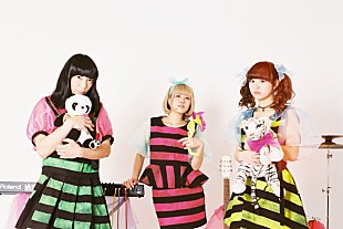 「ぽわん NEW EPより「ジェイポップ大崩壊」MV公開“私たちを見下したり面白がったりするやつら全員に中指立てつつ”」