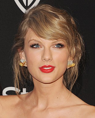 「テイラー・スウィフトにギター教えた講師、弁護団から警告受ける」