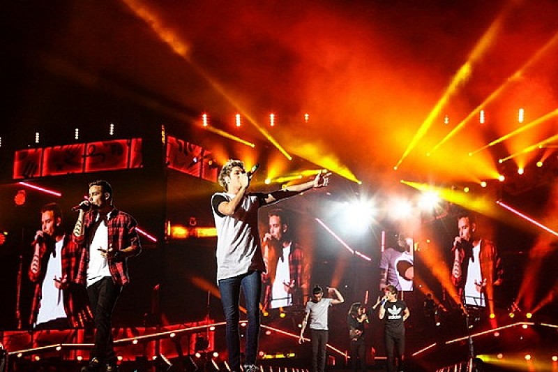 ワン・ダイレクションがジャパンツアーを大阪からスタート「オオキニ―！」に4万人熱狂