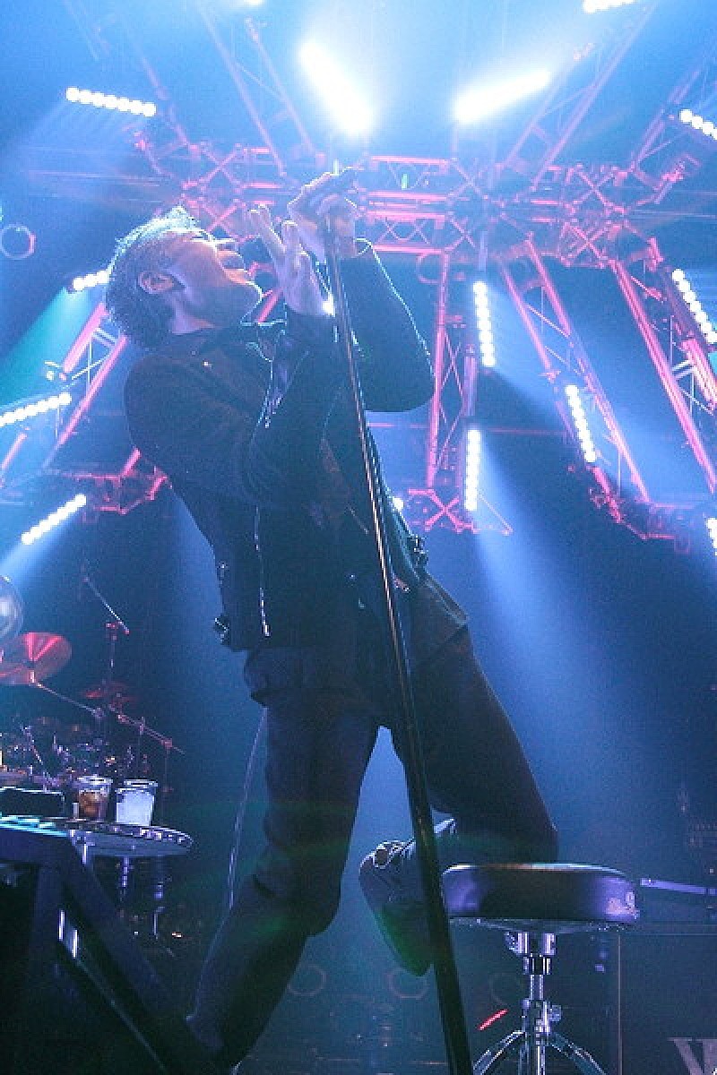 吉川晃司、骨折してもシンバルキック | Daily News | Billboard JAPAN