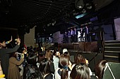 「3月16日に行なわれたファン300名が参加したリリックビデオ撮影会での写真02」3枚目/4