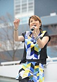 「荻野目洋子“ヨーコの日”のミニライブにファン500人熱狂「オギノメちゃ～ん！」」1枚目/4