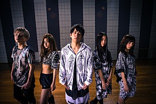 「avexの男女混成新グループ“lol（エルオーエル）”UVERworld/JUJU/西野カナら輩出したオリコンイベント出演決定」