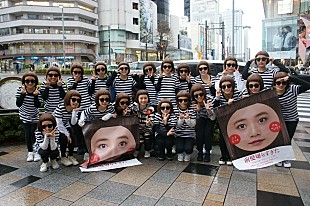 「三戸なつめ“前髪切りすぎ隊”原宿渋谷大行進で外国人観光客が殺到＆「今日、わたしの夢が叶いました」と涙」