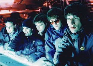 「スーパー・ファーリー・アニマルズ、全編ウェールズ語の歴史的アルバムを再発」