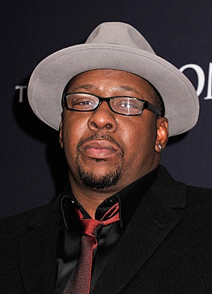 「ボビー・ブラウン、娘の入院以来初の公の場で声援もらう」