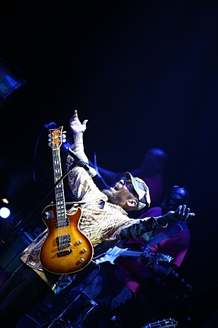 「心地好い春の宵に聴くジミー・クリフのポップでスピリチュアルなライブ。彼のパフォーマンスから元気をもらおう！」