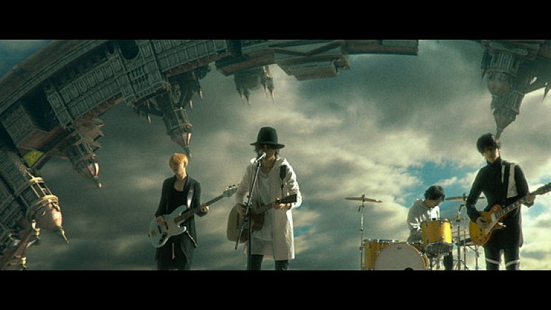 BUMP OF CHICKEN “コロニー”をバックに演奏する新曲MV 場面写真公開