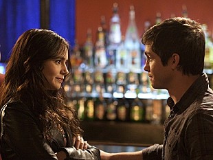 「リリー・コリンズのコメントも到着、映画『ハッピーエンドが書けるまで』の予告映像とポスターが解禁」