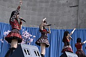 「AKB48 小嶋陽菜センターでニューヨークライブ敢行『ヘビーローテーション』大合唱」1枚目/11