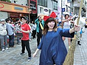 「元BiSのプールイ擁するLUI FRONTiC 赤羽JAPAN【赤羽馬鹿祭り】参加 プールイが魔女宅キキ仮装で赤羽をパレード」1枚目/32