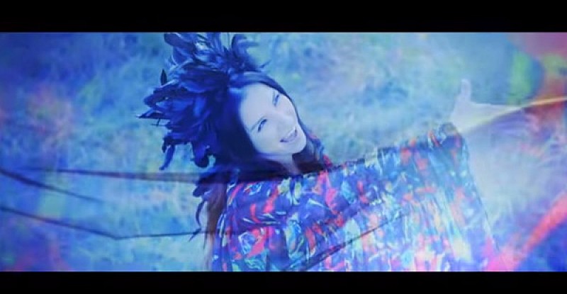 Superfly「Superfly、クレーン撮影に挑戦した新曲「Beautiful」のMVを公開」1枚目/1