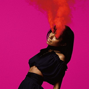 「女王蜂アヴちゃん×篠崎愛 異色コラボ「売旬 feat. 篠崎愛」配信開始」