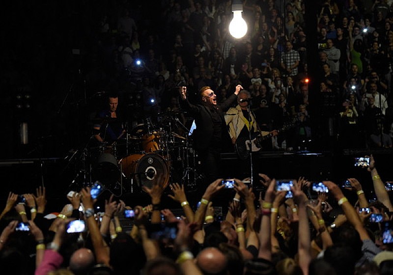 U2「U2、ワールド・ツアー【イノセンス・アンド・エクスペリエンス】をカナダよりスタート」1枚目/6
