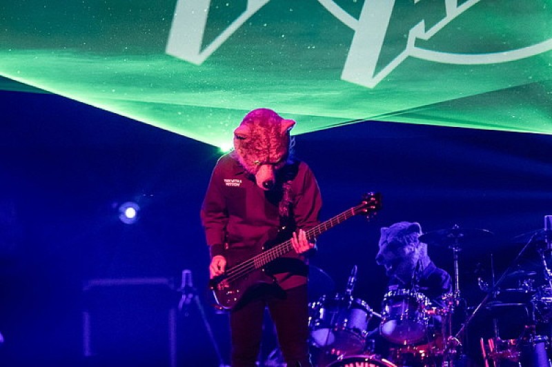 「5月17日に行われたMAN WITH A MISSION【Seven Deadly Sins Tour 2015～七つの対バン～】大阪・Zepp Namba公演の様子」4枚目/6