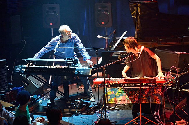 「クラムボン meets デイヴ・シンクレア　2組の芳醇なアンサンブルが絡み合う一夜限りの共演」1枚目/9