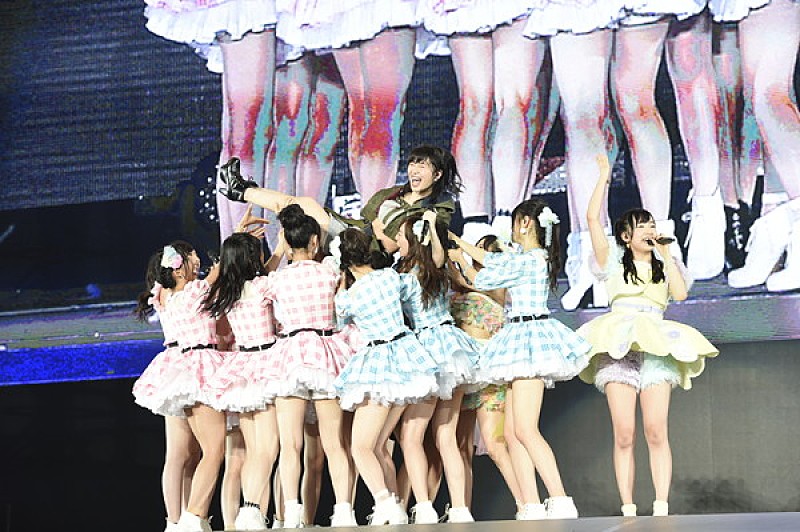 「AKB48 指原莉乃“首位返り咲き”総選挙の後夜祭で「大事な大事なゴミたち」」1枚目/23