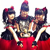 「BABYMETAL、英メタル雑誌『METAL HAMMER』主催アワードも受賞　ドラゴンフォースとも共演」1枚目/2