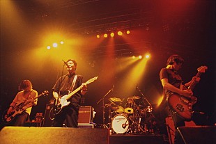 「ナンバーガール、デビュー15周年を祝う『記録映像 LIVE 1999-2002』発売」