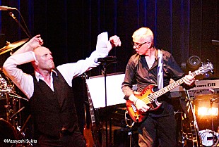 「デヴィッド・ボウイのブレインが再現するシュールでインモラルなロックの世界。名盤をリアレンジした、不思議な世界観に酔い痴れて」