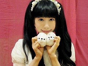 「バンドじゃないもん！恋汐りんご『IDOL AND READ 004』発売記念イベントレポ到着」