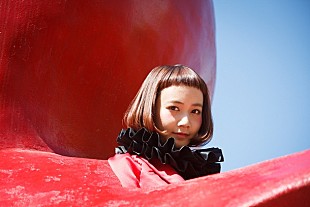 「「前髪切りすぎた」で話題の三戸なつめ 映画『ピクセル』主題歌解禁」