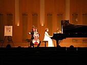 「医学博士の藤本幸弘氏による居眠りOKコンサートが開催」1枚目/3