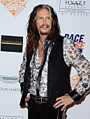 「スティーヴン・タイラー、モスクワのストリートで「ミス・ア・シング」を熱唱」1枚目/1